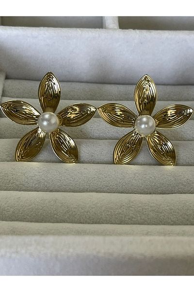 Sens Gold Flower Earrings with Pearls