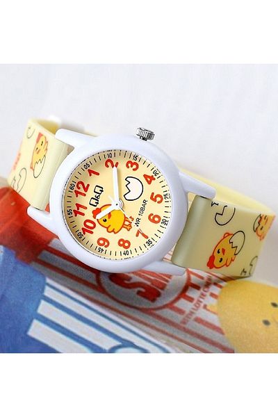 Q&Q Yellow and White Chick Patterned Waterproof Girl's Wristwatch with Numerals