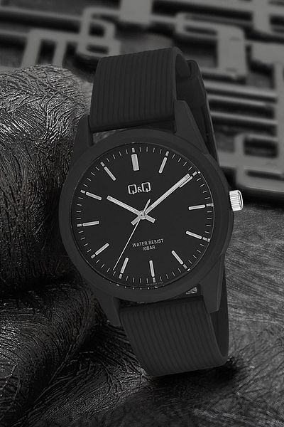 Q&Q Unisex Wristwatch with Waterproof Silicone Band