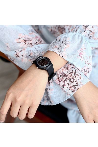 Q&Q Women's Wristwatch with Waterproof Silicone Band