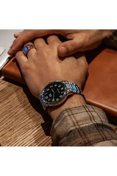 Q&Q Silver Black Classic Numeral Men's Wristwatch
