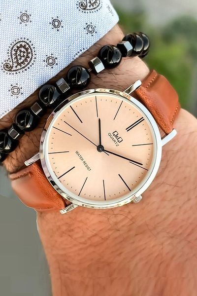 Q&Q Thin Case Classic Model Unisex Wristwatch
