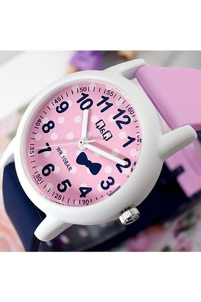 Q&Q Waterproof Girl's Wristwatch with Numbers