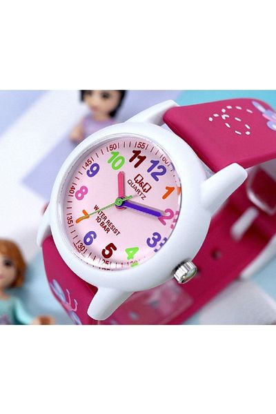 Q&Q Pink Butterfly Figure Waterproof Girl's Wristwatch with Numerals