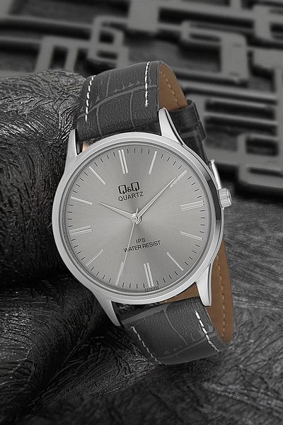 Q&Q Classic Striped Men's Wristwatch with Gray Leather Strap