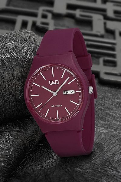 Q&Q Claret Red Waterproof Silicone Strap Unisex Wristwatch with Double Calendar