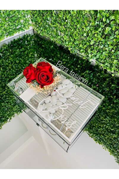 bt bera tasarım Kırmızı Gül Süslemeli Söz Nişan Tepsisi ve Kız isteme Çikolatası