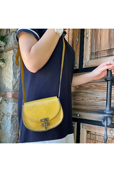 Tuvita Collection Bodrum % 100 Gerçek Deri Elyapımı Kadın Sarı Hardal Oval Po...