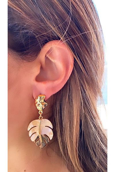 VNS Accessories Leaf Design Marbled Bone Earrings (4.5 cm)