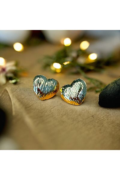Housess أقراط نسائية على شكل قلب ذهبي