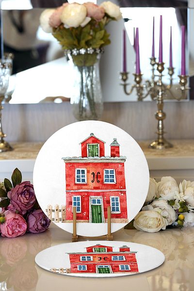 Realhomes 2-Piece Miniature Red House Drawing Digital Printed Decorative Round Charger & Placemat