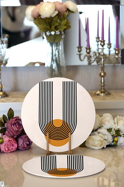 Realhomes 2-Piece Abstract Style Sun Design Digital Printed Modern Round Charger & Placemat