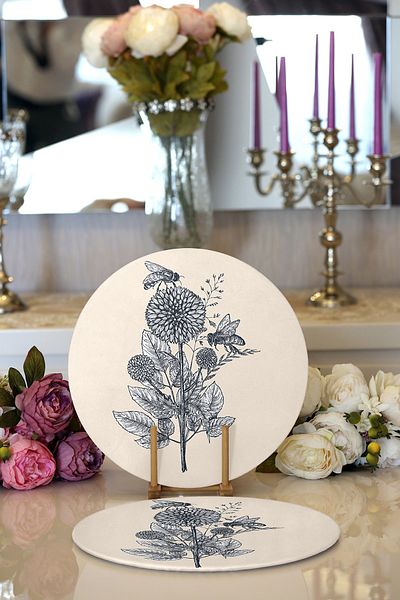 Realhomes 2-Piece Cream Floor Digital Printed Decorative Round Plate & Placemat with Charcoal Drawing