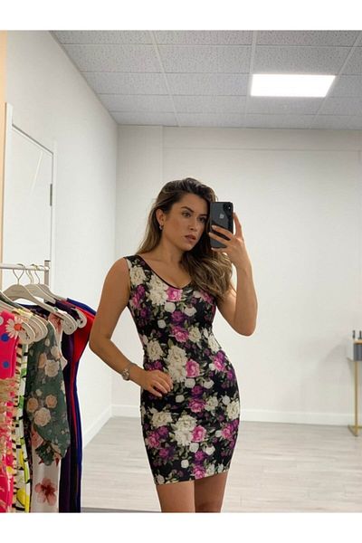 giyimmasalı Rochie neagră cu bretele groase cu model floral