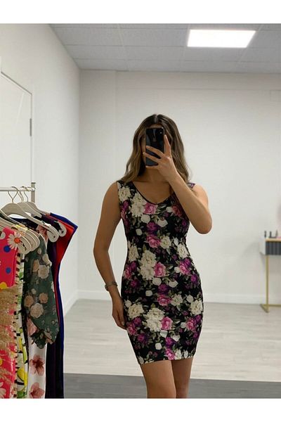giyimmasalı Rochie neagră cu bretele groase cu model floral