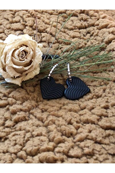 Leerybee أقراط قلب بلون أسود غير لامع مضاد للحساسية