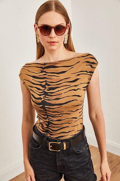 Olalook Camel Zebra Pattern - Degaje γιακά και μαλακή βισκόζη γυναικεία μπλούζα BLZ-19002682