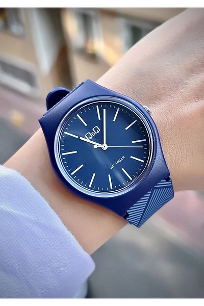 Q&Q Unisex Wristwatch - Waterproof and Silicone Cord