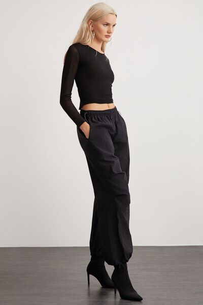 GRIMELANGE Czarna, krótka bluzka damska Derry - okrągły dekolt, wiązanie z tyłu, tiul