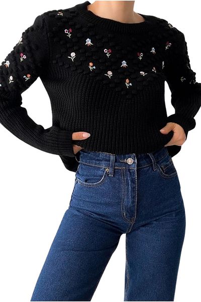 Cassime Noul sezon - Pulover de damă din tricotaje cu broderie florală neagră