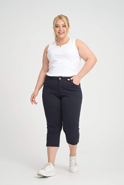 Era Lisa Large Size Cotton Gabardine Capri with Leg Slits