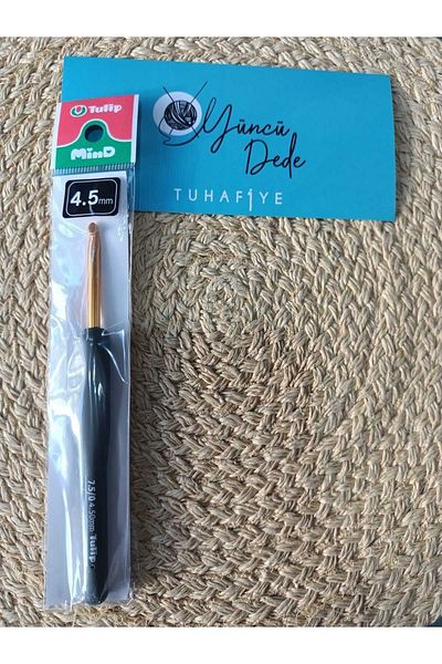 Tulip Mind Wool Crochet Plastic Handle Titanium Soft Handle Professional Crochet Hook 4.5 mm 7.5/0