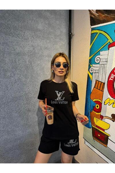 redquenn طقم شورت و تي شيرت مطرز بالحجر الأسود - موديل العلامة التجارية