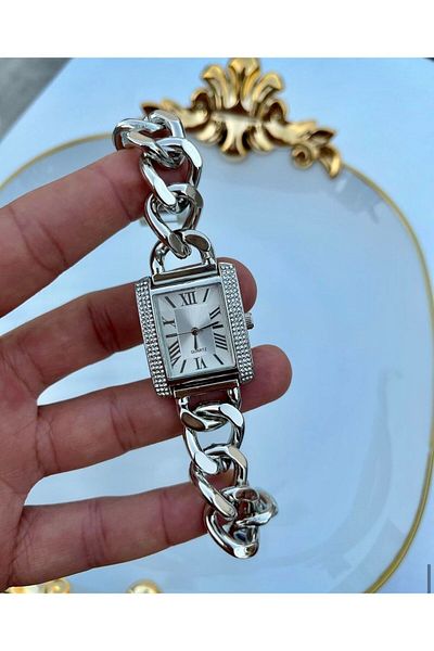 pullmarkt Women's Wristwatch - Stylish and Functional Design