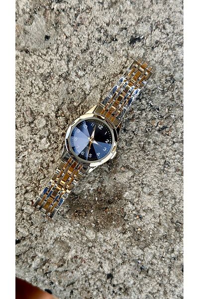 pullmarkt Women's Wristwatch - Diamond Cut Glass