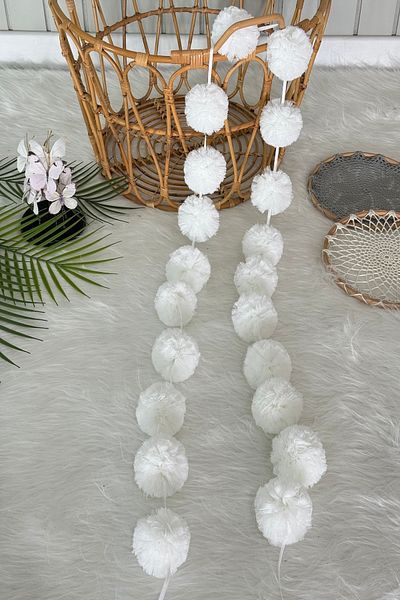 Pastelya Row White Pompom Mini Pompom