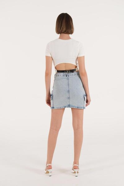 Hipo Trend Білий кроп-топ - з поясом на спині, базовий дизайн