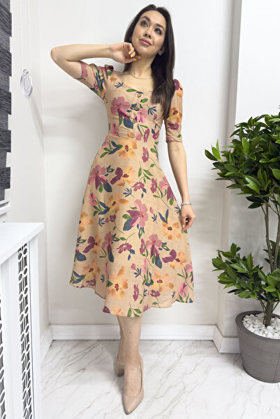 zks grup tekstil Μπεζ κοντομάνικο καλοκαιρινό φόρεμα - Floral σχέδιο