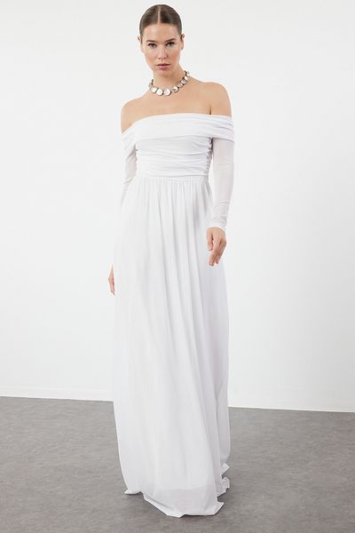 Trendyol Collection Carmen Collar Λευκό Μακρύ Βραδινό Φόρεμα - Λεπτομερές τούλι TPRSS24AE00068