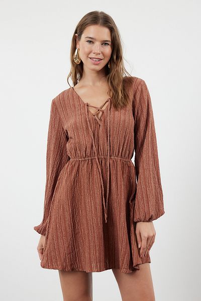 Trendyol Collection Mini-Strandkleid aus Leinenmischung - Braun, Paspelierung gewebt TBESS23EL00103
