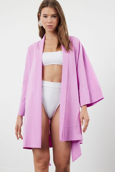 Kolekcia Trendyol Mini tkané kimono a kaftan – ružový pásik, 100 % bavlna TBESS23KM00080