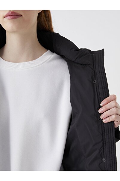 LC Waikiki Dámský kabát s kapucí Puffer