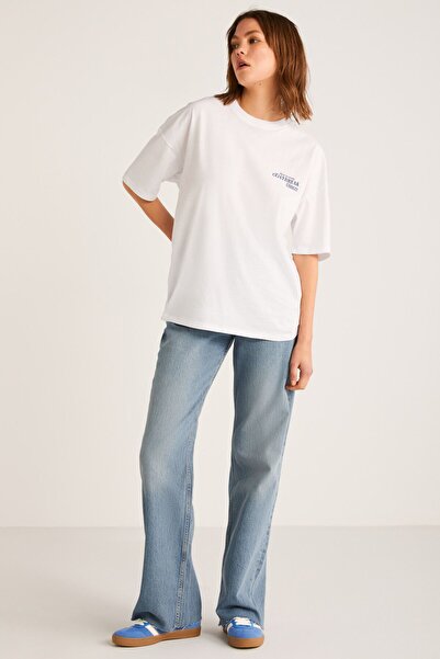 GRIMELANGE Fınola Γυναικείο λευκό μπλουζάκι Oversize - Μπλε λεπτομέρεια κειμένου, κοντό μανίκι