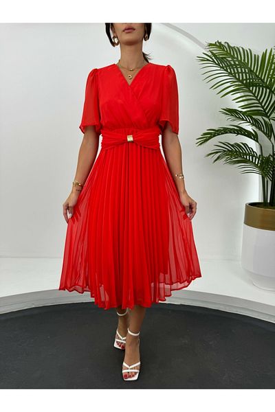 Elif Özbey Butik Rochie din șifon roșu cu accesorii aurii