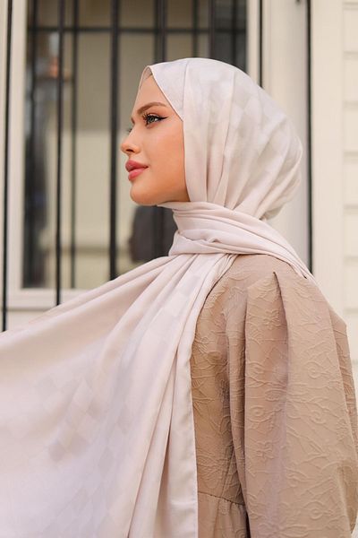 shalby Hijab Silky Cotton Jacquard Check Patterned Shawl Silver