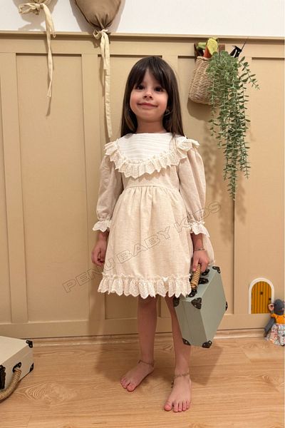 penu baby kids فستان بناتي من الدانتيل باللون البيج