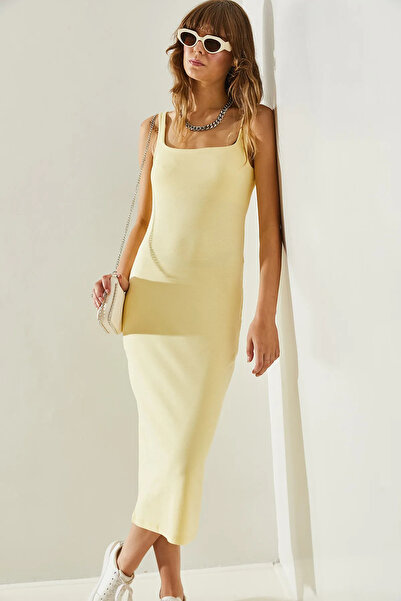 Bianco Lucci Midi šaty se čtvercovým límcem s páskem - česané Basic60251239