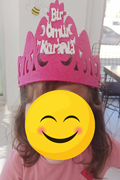 Aydede Oyunevi Kuran Tacı Bir Ömür Kuran la Yazılı Keçe Pembe