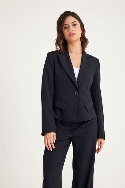 MANGOSTEEN Women's Short Fit Blazer Jacket
