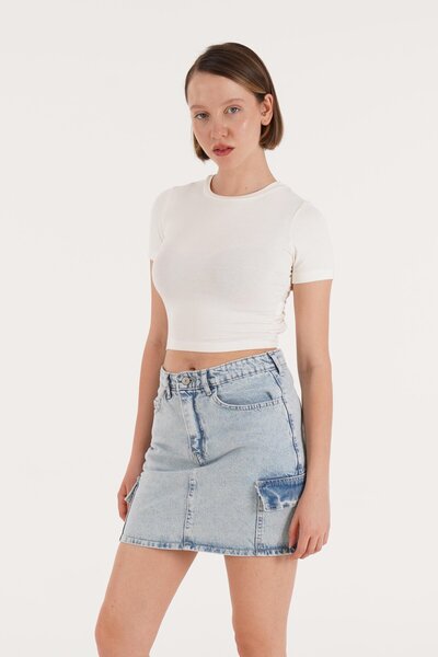 Hipo Trend Білий кроп-топ - з поясом на спині, базовий дизайн