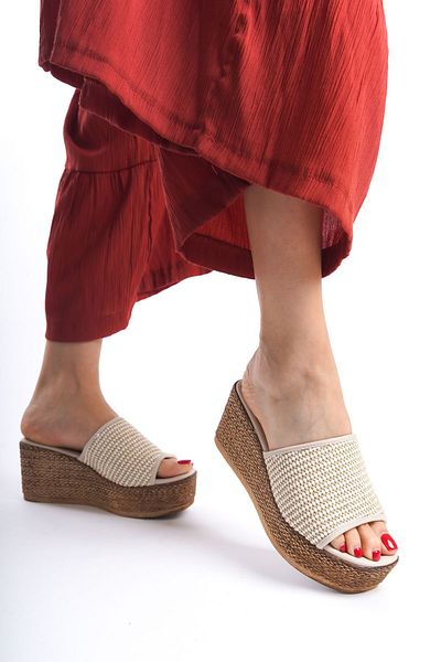 ÜNAL ÖZER Beige Wedge Heeled and Straw Sole Women's Shoes