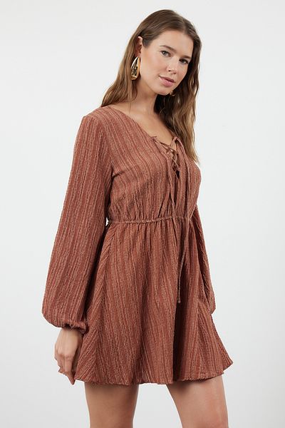 Trendyol Collection Mini-Strandkleid aus Leinenmischung - Braun, Paspelierung gewebt TBESS23EL00103