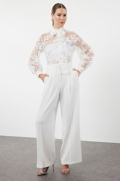Trendyol Collection Vázaná bílá halenka s květinovým vzorem - TPRSS24BZ00049