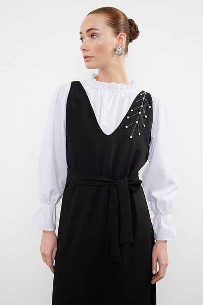 Trendyol Modest Černé šaty Gillet s potiskem kamene - TCTSS24EB00287