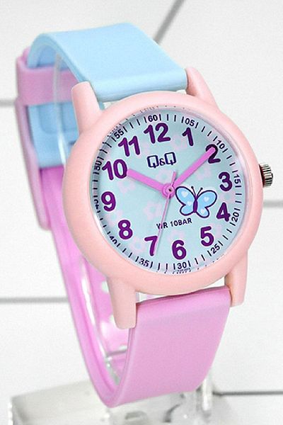 Q&Q Powder Butterfly Patterned Waterproof Girl's Wristwatch with Numbers