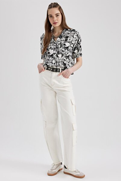 DeFacto Coool Oversize Fit Pijama Yaka Baskılı Kısa Kollu Kısa Kollu Gömlek Z2919az23sm